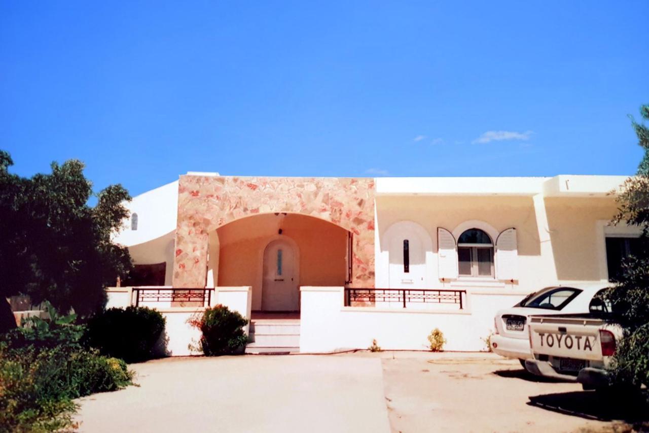Ioanna's 10 Minutes Walking From Sea Villa